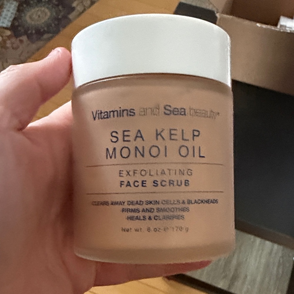 Exfoliating Face/Body Scrub 
Firms Loose and Cleans Dead Skin Away